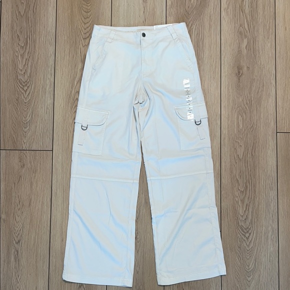 NWT - American Eagle Outfitters Light Beige Cargo Pants - Picture 4 of 12